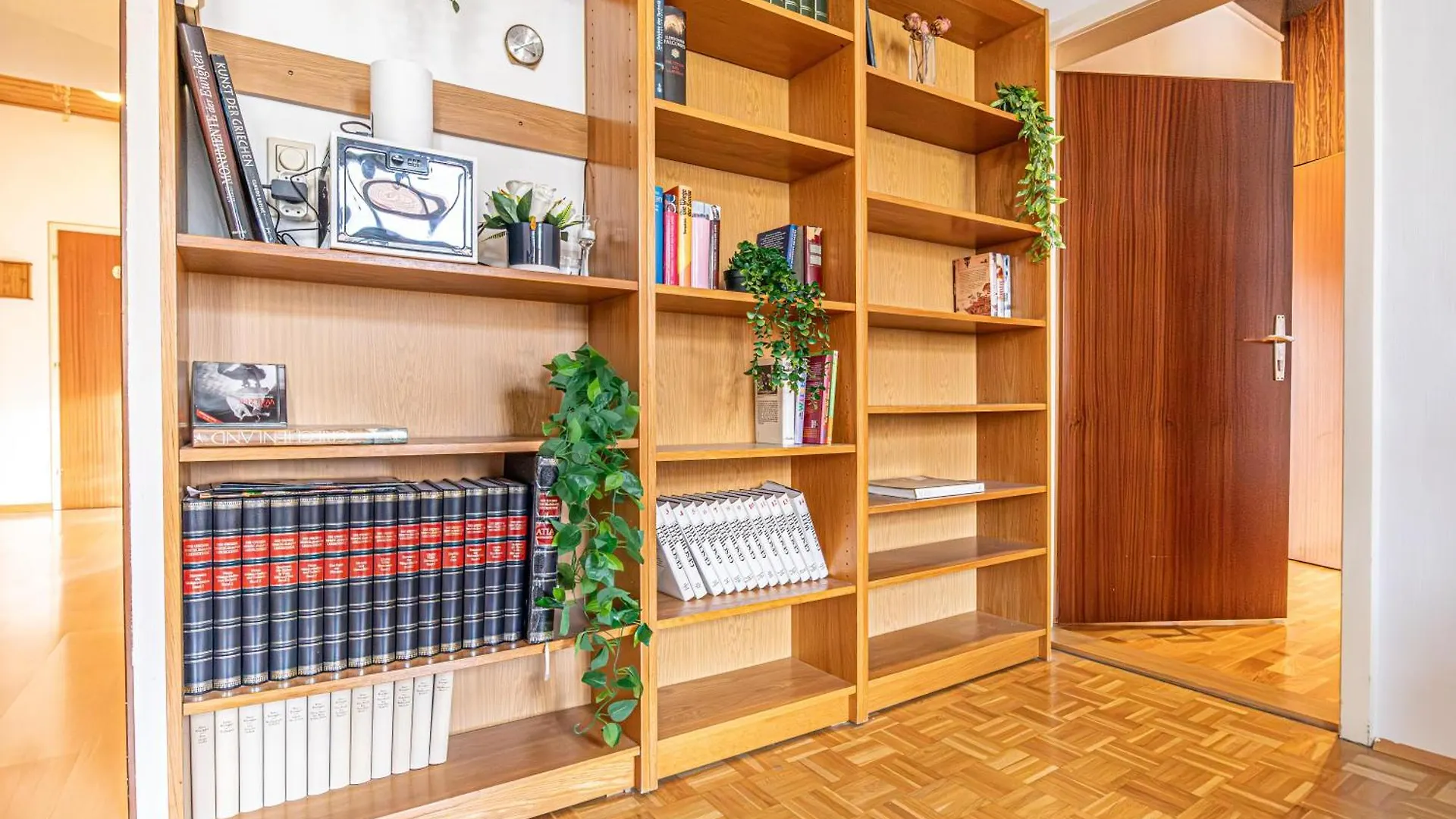 Vienna'S Finest Spacious 2Br & 1Lr Apartment
